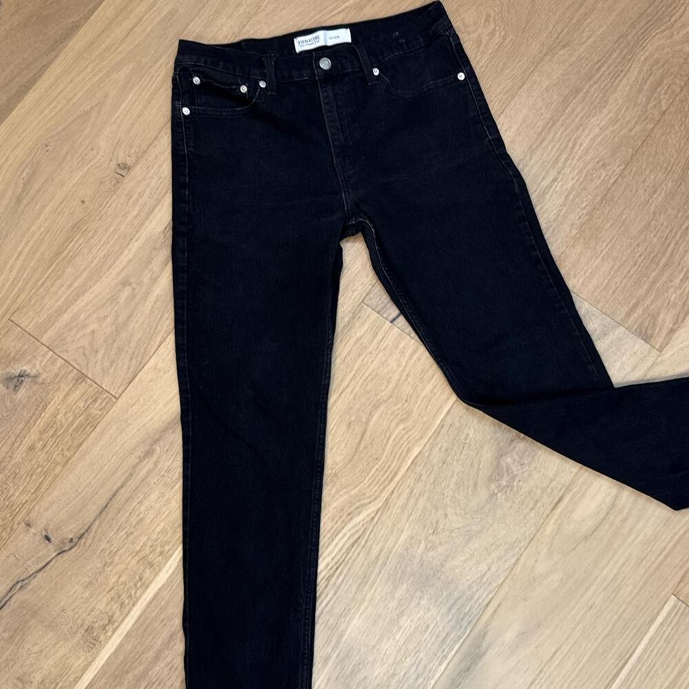 Black jeans by Levi Signature